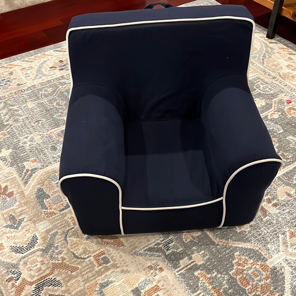 Pottery Barn: Kids Anywhere Chair Cover, perfect condition.